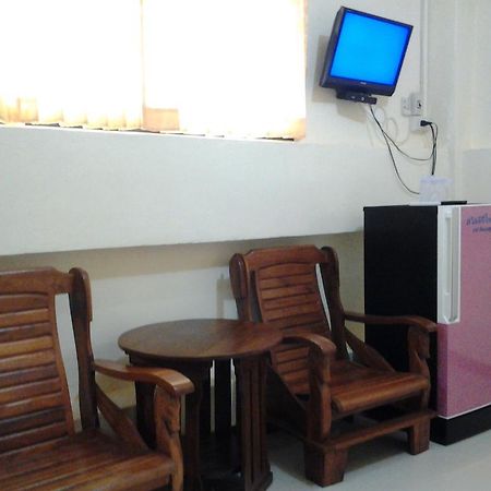 J-Safe Guesthouse Sukhothai Eksteriør billede