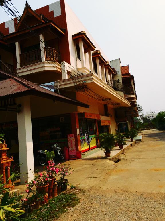 J-Safe Guesthouse Sukhothai Eksteriør billede