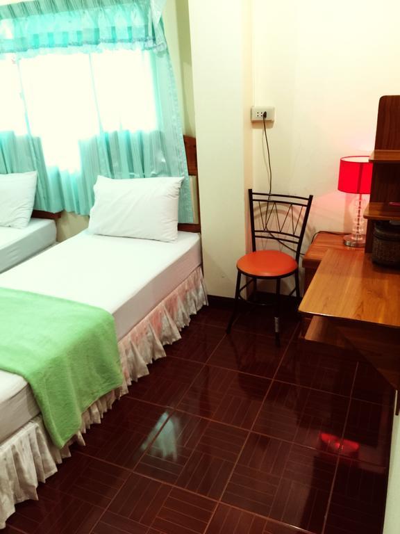 J-Safe Guesthouse Sukhothai Eksteriør billede