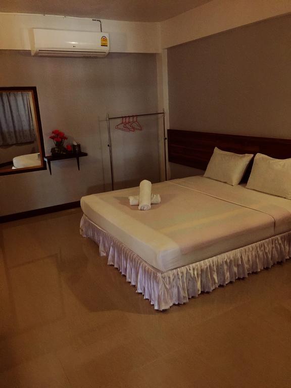 J-Safe Guesthouse Sukhothai Eksteriør billede