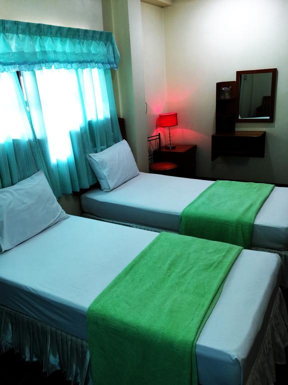 J-Safe Guesthouse Sukhothai Eksteriør billede