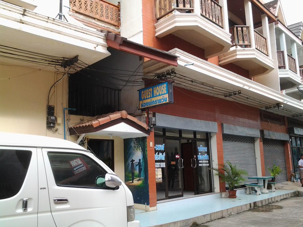 J-Safe Guesthouse Sukhothai Eksteriør billede