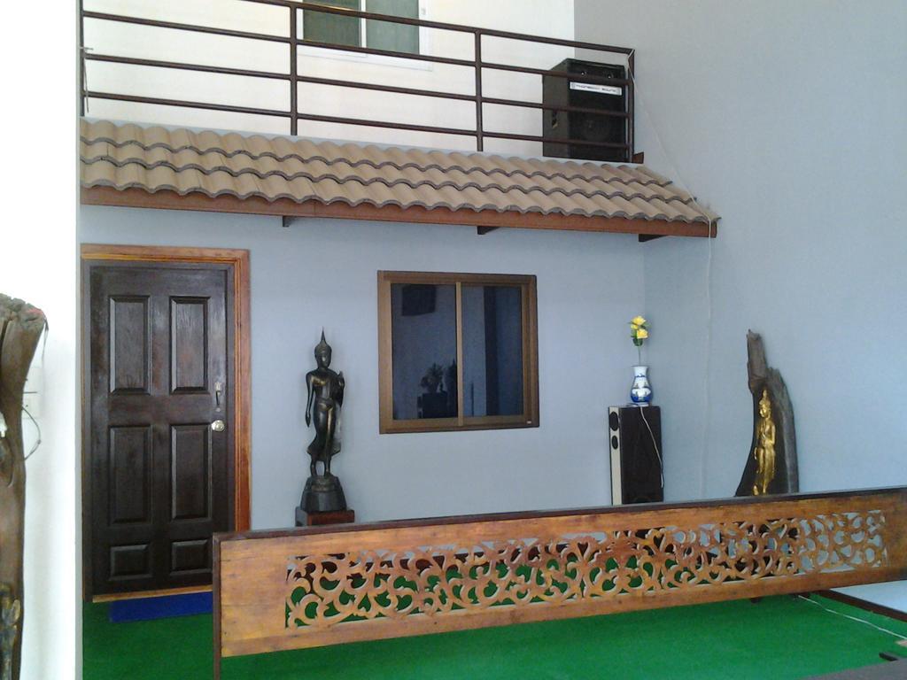 J-Safe Guesthouse Sukhothai Eksteriør billede