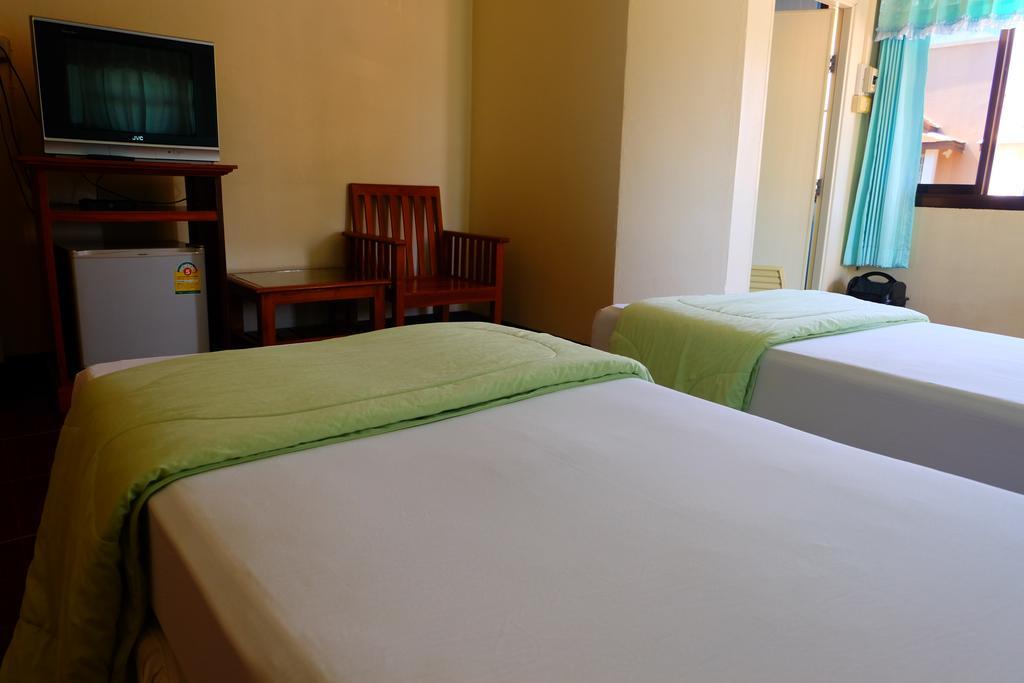 J-Safe Guesthouse Sukhothai Eksteriør billede