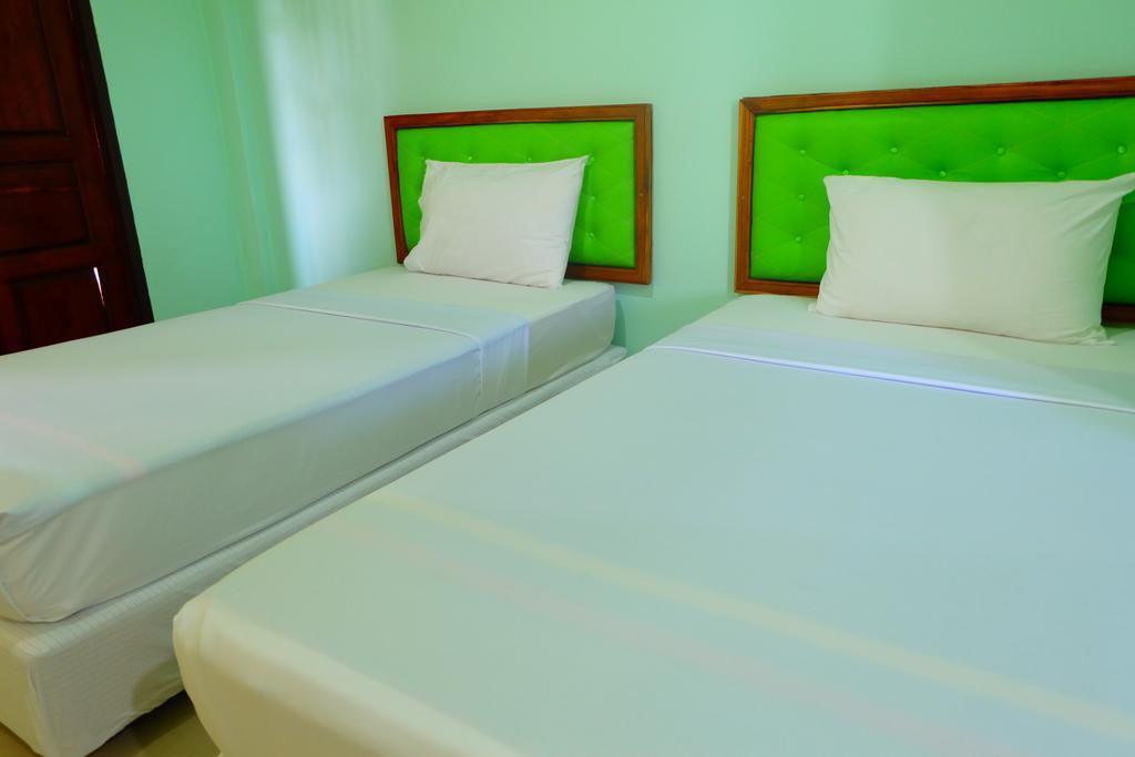 J-Safe Guesthouse Sukhothai Eksteriør billede