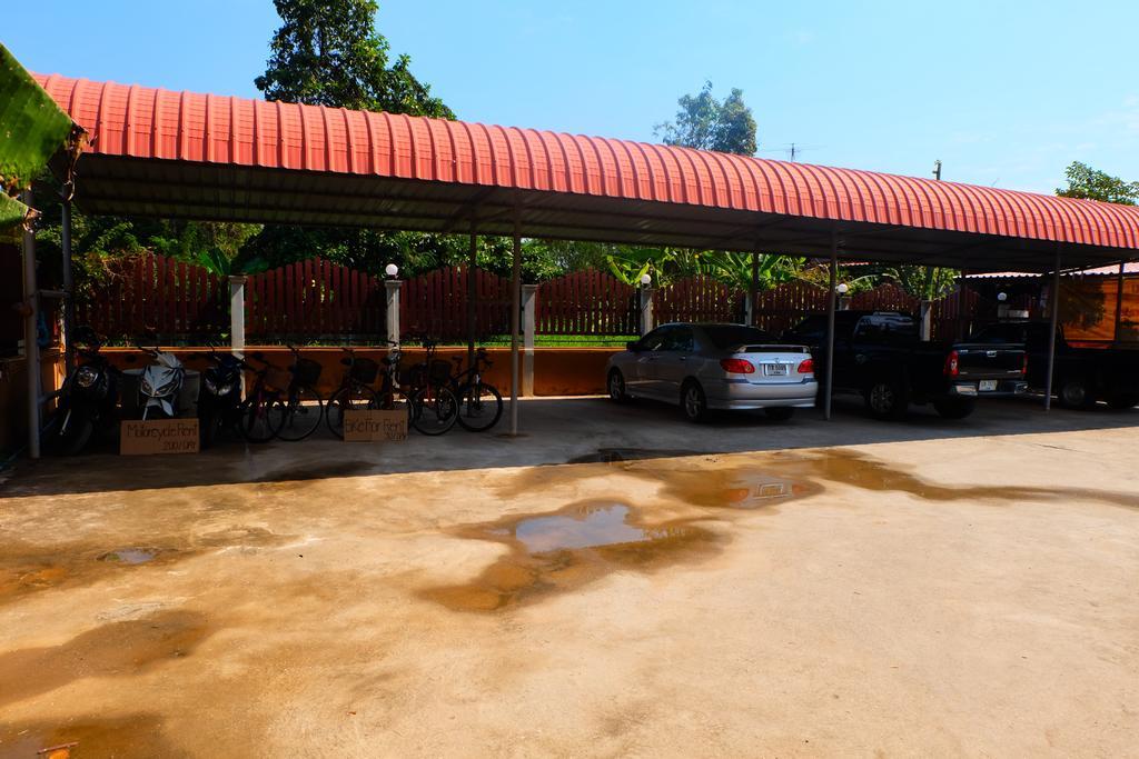 J-Safe Guesthouse Sukhothai Eksteriør billede