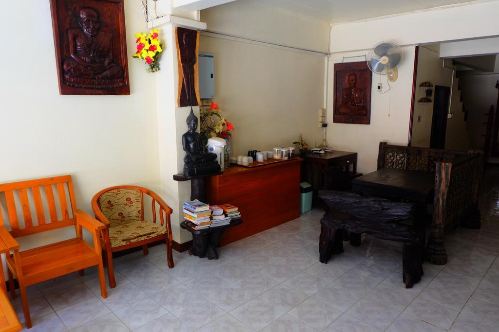 J-Safe Guesthouse Sukhothai Eksteriør billede