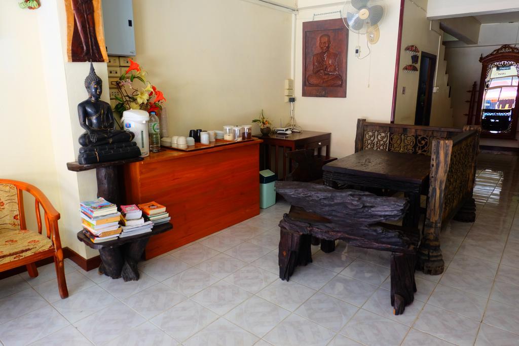 J-Safe Guesthouse Sukhothai Eksteriør billede