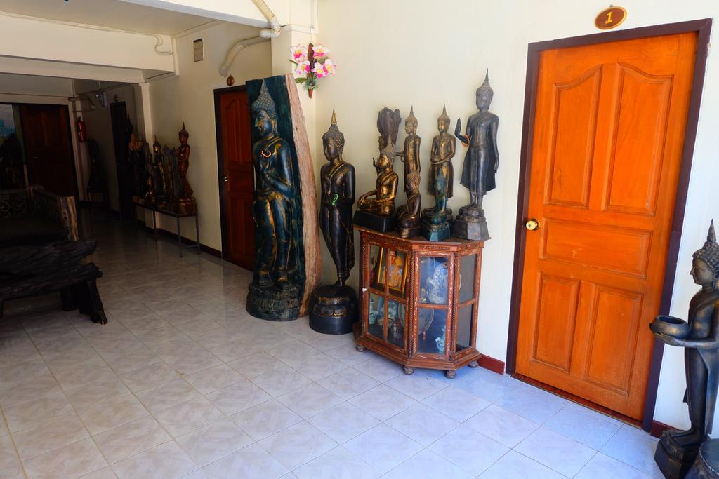 J-Safe Guesthouse Sukhothai Eksteriør billede