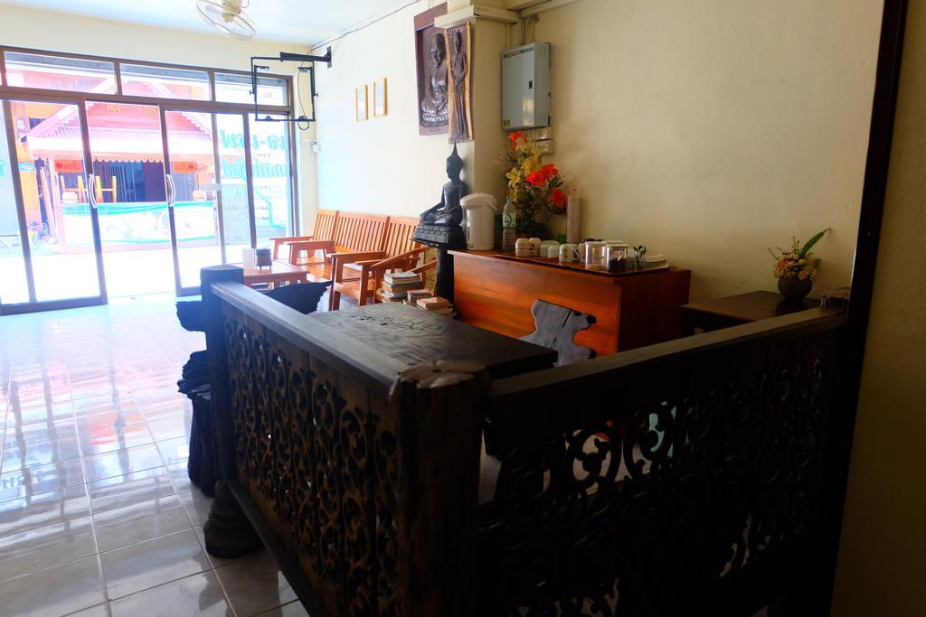 J-Safe Guesthouse Sukhothai Eksteriør billede