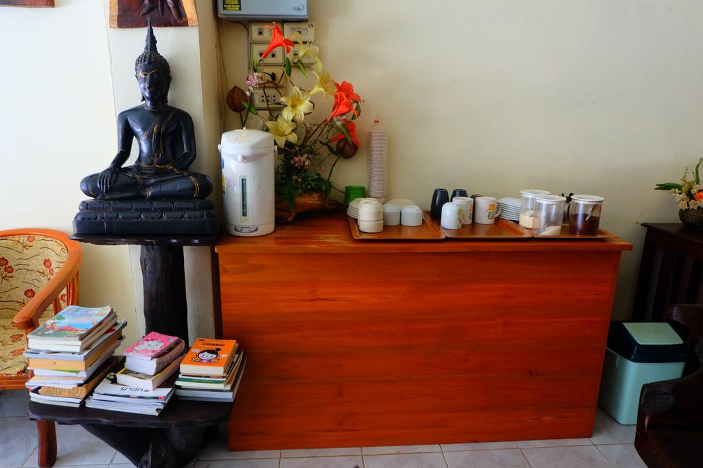 J-Safe Guesthouse Sukhothai Eksteriør billede